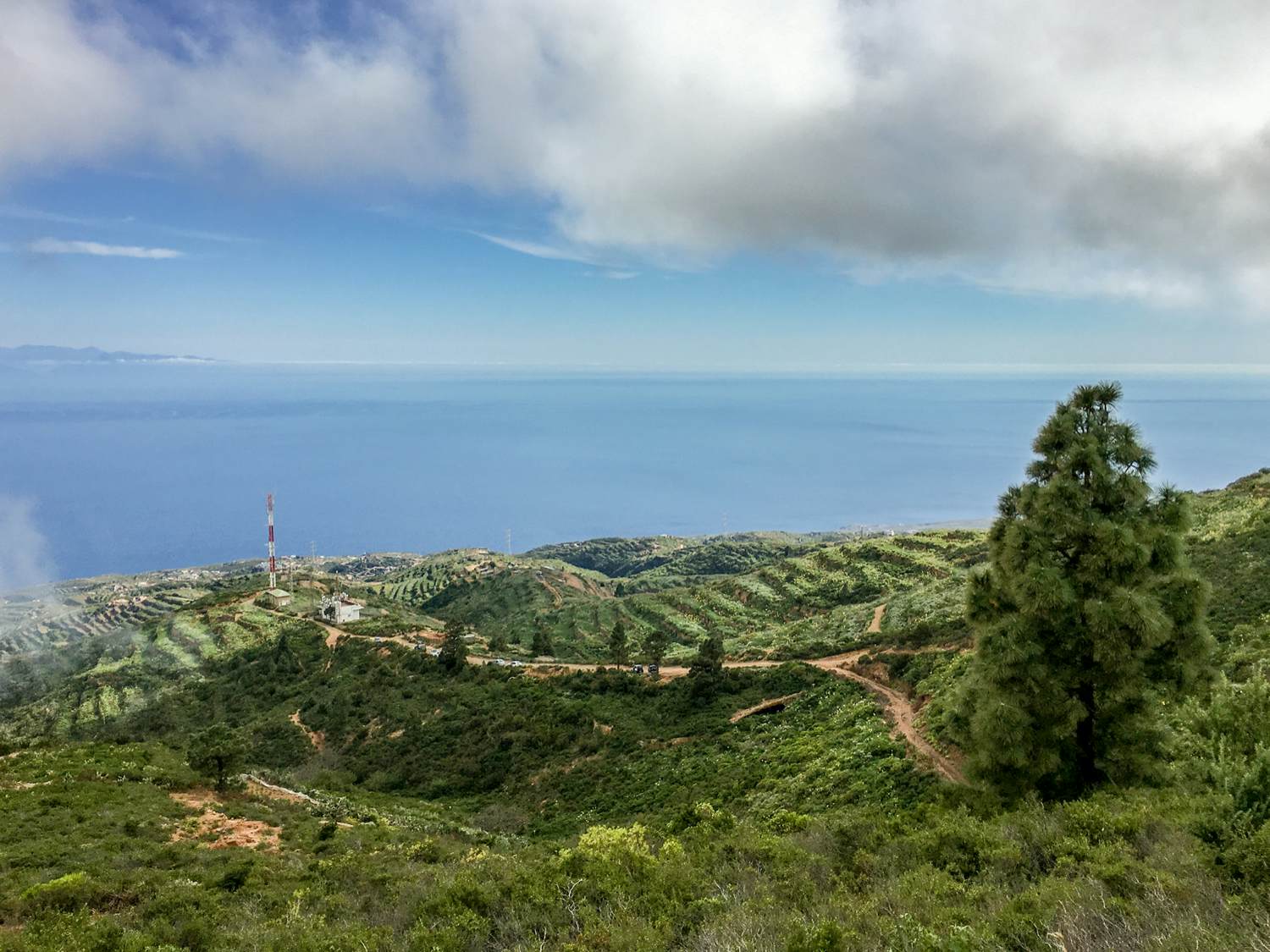 Blick auf den Anfahrtsweg und Gran Canaria