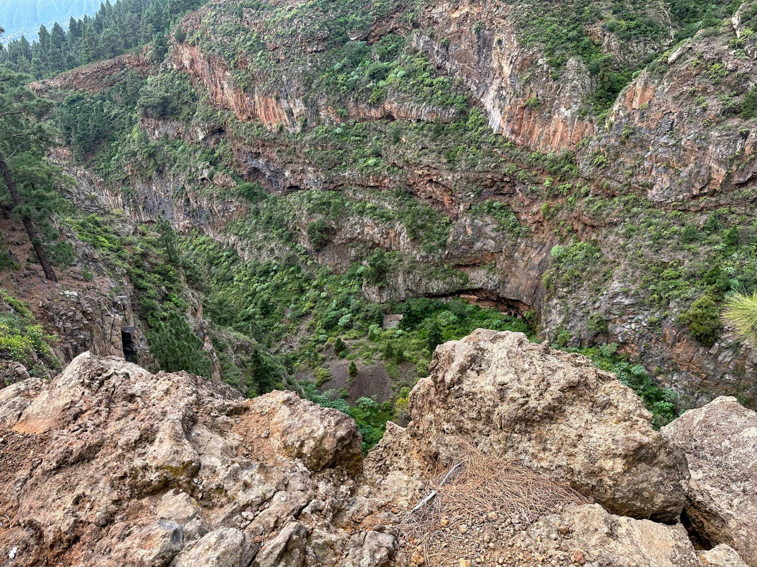 Blick in den Barranco Achacay/Barranco Chese  vom Aufstiegsweg hinter Los Brezos 